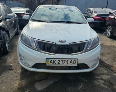 Белый Киа Рио, объемом двигателя 1.59 л и пробегом 200 тыс. км за 3200 $, фото 2 на Automoto.ua