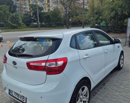 Белый Киа Рио, объемом двигателя 1.4 л и пробегом 82 тыс. км за 8000 $, фото 6 на Automoto.ua