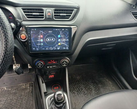 Белый Киа Рио, объемом двигателя 1.6 л и пробегом 201 тыс. км за 7700 $, фото 8 на Automoto.ua