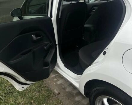 Белый Киа Рио, объемом двигателя 0 л и пробегом 190 тыс. км за 5000 $, фото 13 на Automoto.ua