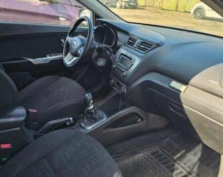 Белый Киа Рио, объемом двигателя 1.59 л и пробегом 200 тыс. км за 3200 $, фото 15 на Automoto.ua