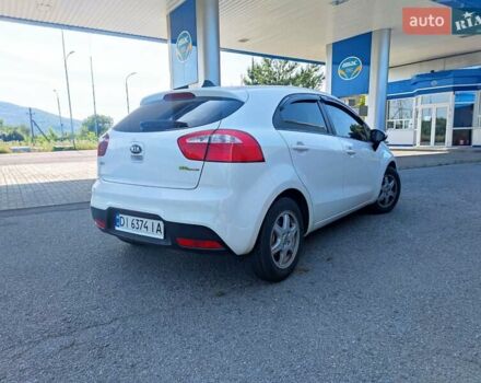 Белый Киа Рио, объемом двигателя 1.4 л и пробегом 282 тыс. км за 7799 $, фото 5 на Automoto.ua
