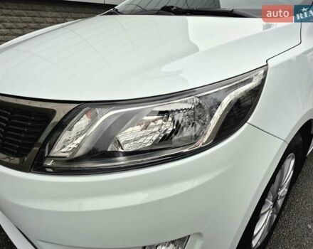 Білий Кіа Ріо, об'ємом двигуна 1.4 л та пробігом 132 тис. км за 8800 $, фото 18 на Automoto.ua