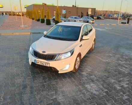 Білий Кіа Ріо, об'ємом двигуна 1.4 л та пробігом 160 тис. км за 8500 $, фото 3 на Automoto.ua