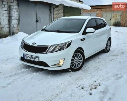 Білий Кіа Ріо, об'ємом двигуна 1.4 л та пробігом 132 тис. км за 8800 $, фото 66 на Automoto.ua