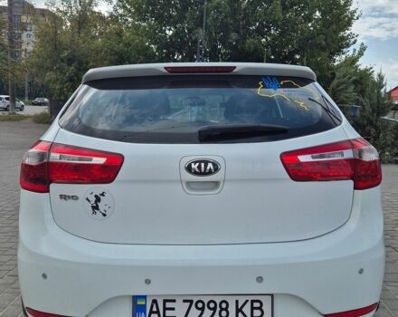 Белый Киа Рио, объемом двигателя 1.4 л и пробегом 82 тыс. км за 8000 $, фото 4 на Automoto.ua