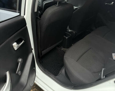 Белый Киа Рио, объемом двигателя 1.4 л и пробегом 132 тыс. км за 7500 $, фото 11 на Automoto.ua