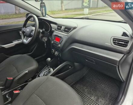 Білий Кіа Ріо, об'ємом двигуна 1.4 л та пробігом 132 тис. км за 8800 $, фото 46 на Automoto.ua