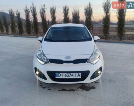 Белый Киа Рио, объемом двигателя 1.4 л и пробегом 299 тыс. км за 7200 $, фото 6 на Automoto.ua
