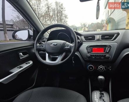 Білий Кіа Ріо, об'ємом двигуна 1.4 л та пробігом 132 тис. км за 8800 $, фото 55 на Automoto.ua