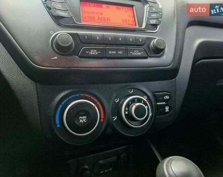 Білий Кіа Ріо, об'ємом двигуна 1.4 л та пробігом 132 тис. км за 8800 $, фото 30 на Automoto.ua