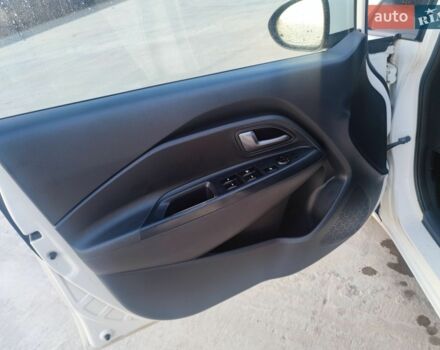 Белый Киа Рио, объемом двигателя 1.4 л и пробегом 299 тыс. км за 7200 $, фото 7 на Automoto.ua