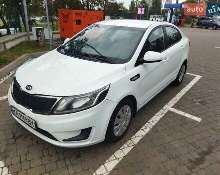 Белый Киа Рио, объемом двигателя 1.4 л и пробегом 270 тыс. км за 7000 $, фото 1 на Automoto.ua