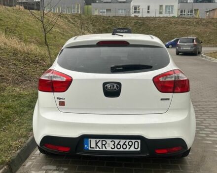 Білий Кіа Ріо, об'ємом двигуна 0 л та пробігом 190 тис. км за 5000 $, фото 2 на Automoto.ua
