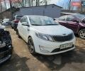 Белый Киа Рио, объемом двигателя 1.59 л и пробегом 200 тыс. км за 3200 $, фото 1 на Automoto.ua