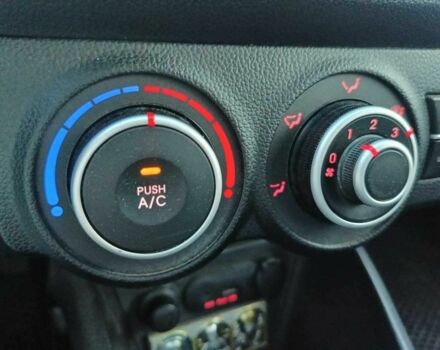 Білий Кіа Ріо, об'ємом двигуна 1.4 л та пробігом 160 тис. км за 8500 $, фото 9 на Automoto.ua