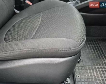 Білий Кіа Ріо, об'ємом двигуна 1.4 л та пробігом 132 тис. км за 8800 $, фото 50 на Automoto.ua