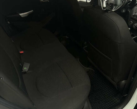 Белый Киа Рио, объемом двигателя 1.4 л и пробегом 132 тыс. км за 7500 $, фото 9 на Automoto.ua