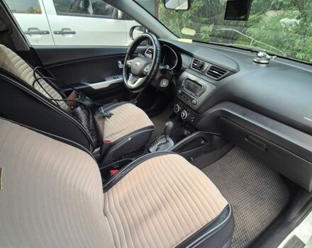 Белый Киа Рио, объемом двигателя 1.4 л и пробегом 82 тыс. км за 8000 $, фото 10 на Automoto.ua