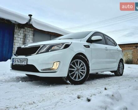 Білий Кіа Ріо, об'ємом двигуна 1.4 л та пробігом 132 тис. км за 8800 $, фото 69 на Automoto.ua