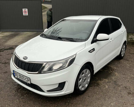 Белый Киа Рио, объемом двигателя 1.4 л и пробегом 132 тыс. км за 7500 $, фото 2 на Automoto.ua