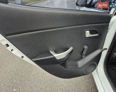 Белый Киа Рио, объемом двигателя 1.4 л и пробегом 132 тыс. км за 8999 $, фото 47 на Automoto.ua