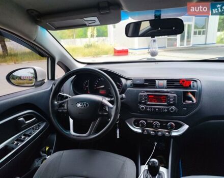 Белый Киа Рио, объемом двигателя 1.4 л и пробегом 299 тыс. км за 7200 $, фото 9 на Automoto.ua
