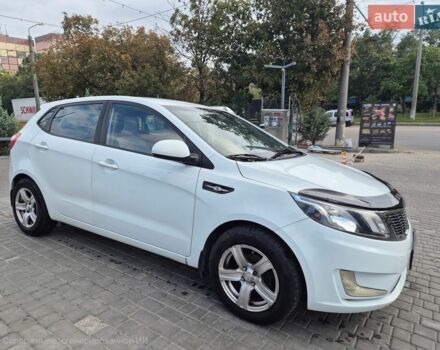 Белый Киа Рио, объемом двигателя 1.4 л и пробегом 82 тыс. км за 8000 $, фото 5 на Automoto.ua