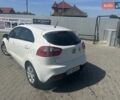 Белый Киа Рио, объемом двигателя 1.12 л и пробегом 289 тыс. км за 5800 $, фото 2 на Automoto.ua