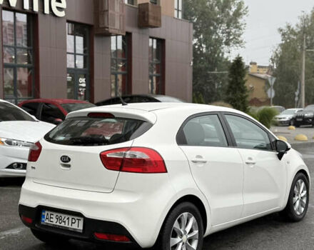 Білий Кіа Ріо, об'ємом двигуна 1.25 л та пробігом 165 тис. км за 6799 $, фото 2 на Automoto.ua