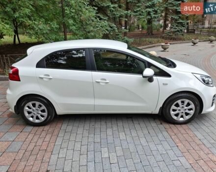 Белый Киа Рио, объемом двигателя 1.4 л и пробегом 78 тыс. км за 12345 $, фото 5 на Automoto.ua