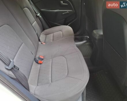 Белый Киа Рио, объемом двигателя 1.4 л и пробегом 78 тыс. км за 12345 $, фото 61 на Automoto.ua