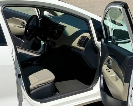 Білий Кіа Ріо, об'ємом двигуна 1.6 л та пробігом 101 тис. км за 8500 $, фото 14 на Automoto.ua