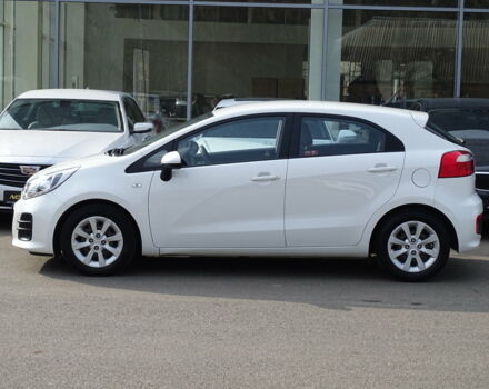 Белый Киа Рио, объемом двигателя 1.1 л и пробегом 72 тыс. км за 8900 $, фото 2 на Automoto.ua