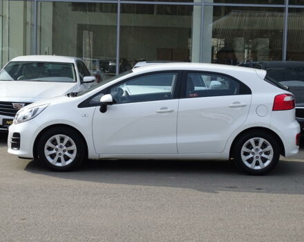 Белый Киа Рио, объемом двигателя 1.1 л и пробегом 72 тыс. км за 8900 $, фото 4 на Automoto.ua