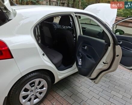 Белый Киа Рио, объемом двигателя 1.4 л и пробегом 78 тыс. км за 12345 $, фото 38 на Automoto.ua