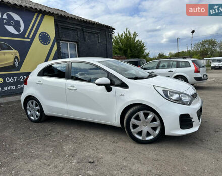 Білий Кіа Ріо, об'ємом двигуна 1.2 л та пробігом 122 тис. км за 7999 $, фото 5 на Automoto.ua