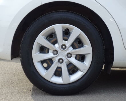 Белый Киа Рио, объемом двигателя 1.1 л и пробегом 72 тыс. км за 8900 $, фото 7 на Automoto.ua