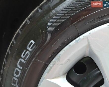 Белый Киа Рио, объемом двигателя 1.4 л и пробегом 78 тыс. км за 12345 $, фото 55 на Automoto.ua
