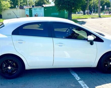 Белый Киа Рио, объемом двигателя 1.6 л и пробегом 120 тыс. км за 9000 $, фото 2 на Automoto.ua