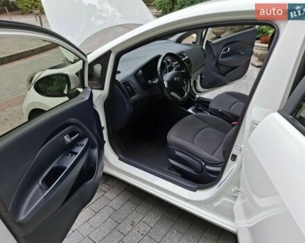 Белый Киа Рио, объемом двигателя 1.4 л и пробегом 78 тыс. км за 12345 $, фото 35 на Automoto.ua