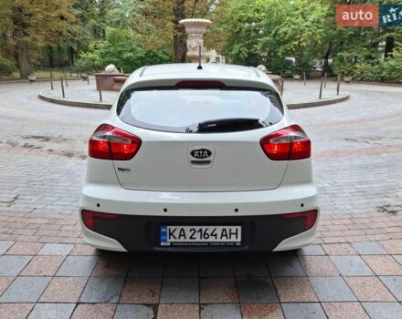 Белый Киа Рио, объемом двигателя 1.4 л и пробегом 78 тыс. км за 12345 $, фото 3 на Automoto.ua