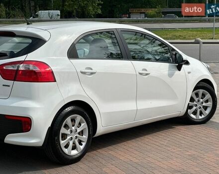 Белый Киа Рио, объемом двигателя 1.4 л и пробегом 115 тыс. км за 7500 $, фото 12 на Automoto.ua
