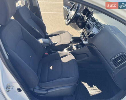 Киа Рио 2016 в Киеве на Automoto.ua Белый Киа Рио, объемом двигателя 1.4 л и пробегом 107 тыс. км за 9500 $, фото 13 на Automoto.ua