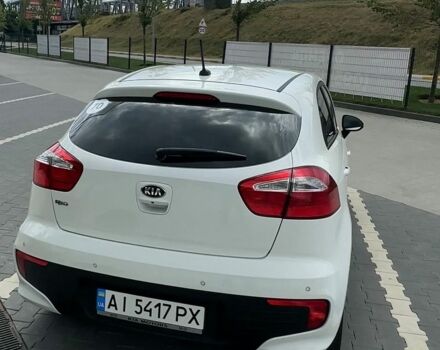 Білий Кіа Ріо, об'ємом двигуна 1.4 л та пробігом 117 тис. км за 12800 $, фото 3 на Automoto.ua