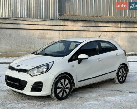 Білий Кіа Ріо, об'ємом двигуна 1.4 л та пробігом 65 тис. км за 12700 $, фото 4 на Automoto.ua