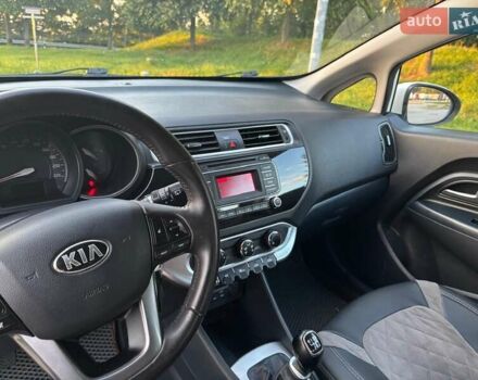 Білий Кіа Ріо, об'ємом двигуна 1.2 л та пробігом 124 тис. км за 8311 $, фото 7 на Automoto.ua