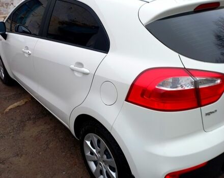 Білий Кіа Ріо, об'ємом двигуна 1.1 л та пробігом 52 тис. км за 10200 $, фото 1 на Automoto.ua