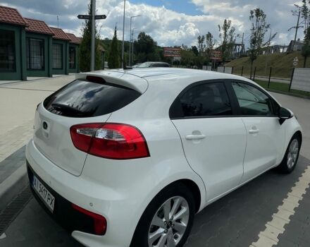 Білий Кіа Ріо, об'ємом двигуна 1.4 л та пробігом 117 тис. км за 12800 $, фото 5 на Automoto.ua