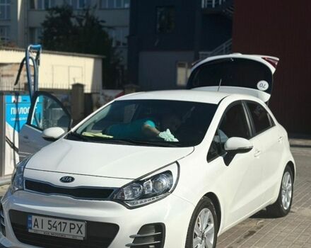 Білий Кіа Ріо, об'ємом двигуна 1.4 л та пробігом 117 тис. км за 12500 $, фото 3 на Automoto.ua